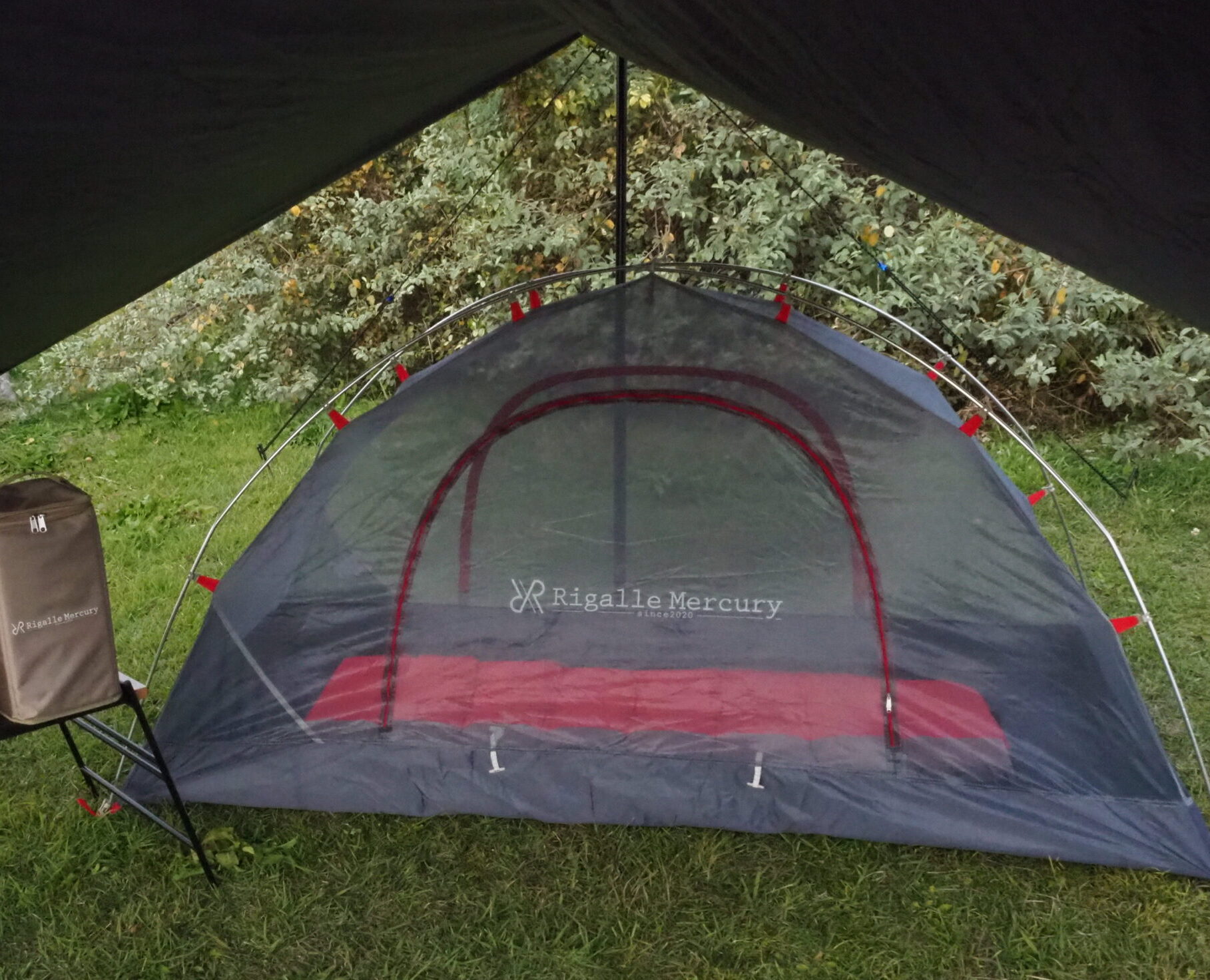 2分で読めるショートブログ！設営が簡単なのはワンタッチテントよりも軽量テント！